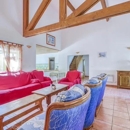 Alluring Holiday In With Swimming Pool * Roquebrun