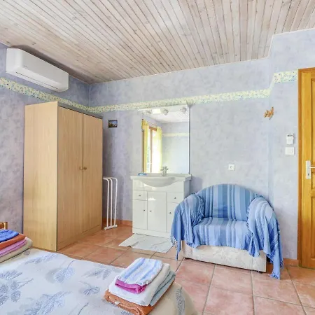Alluring Holiday In With Swimming Pool * Roquebrun